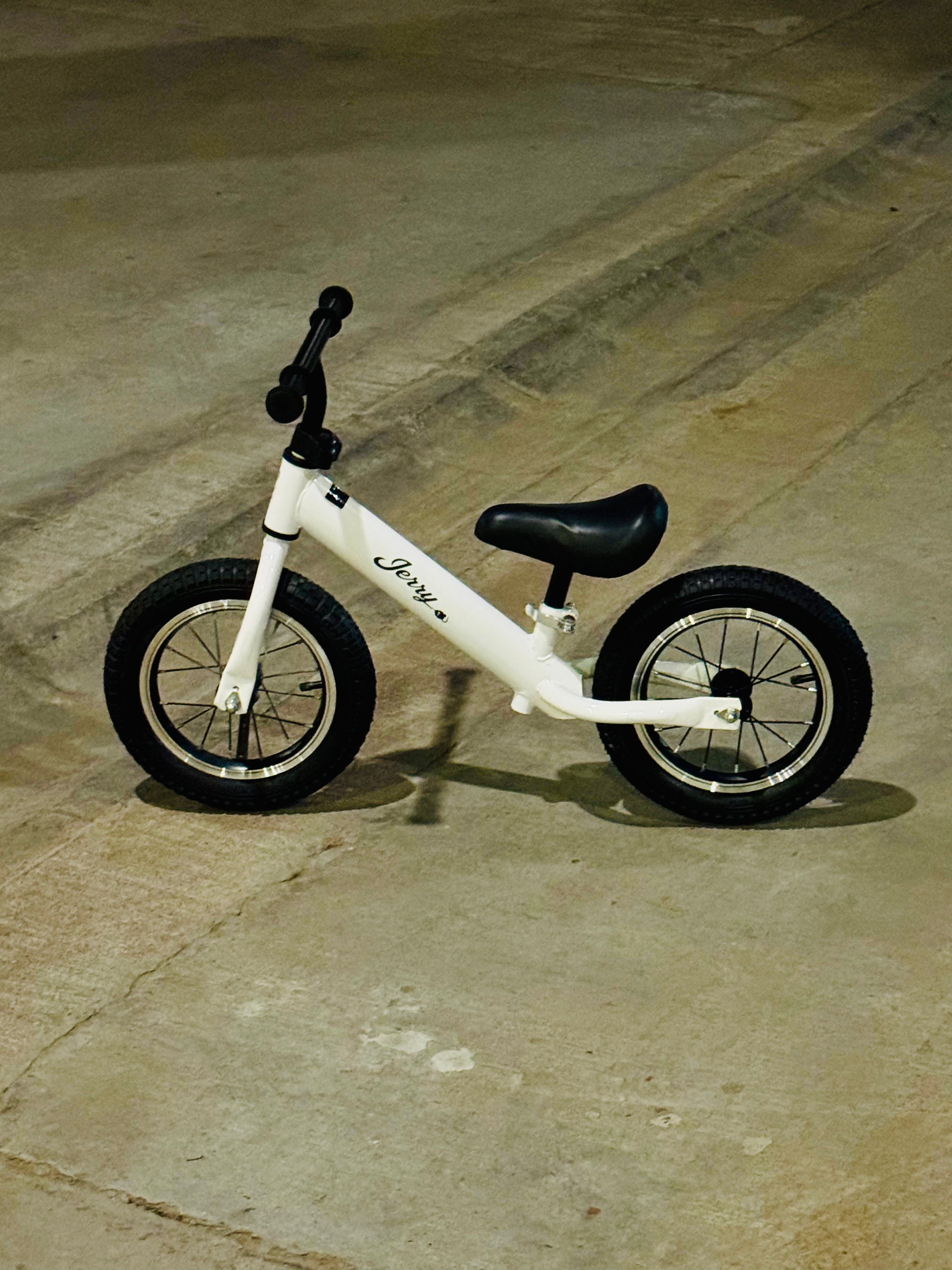 Jerry 12" Manual Balance Bike